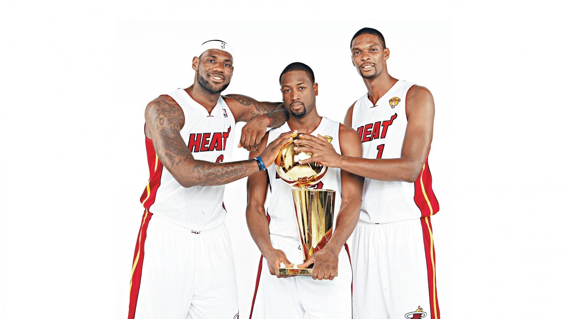 欧联杯季后赛激情夜！詹姆斯里突外投，川崎前锋小胜密尔沃基雄鹿