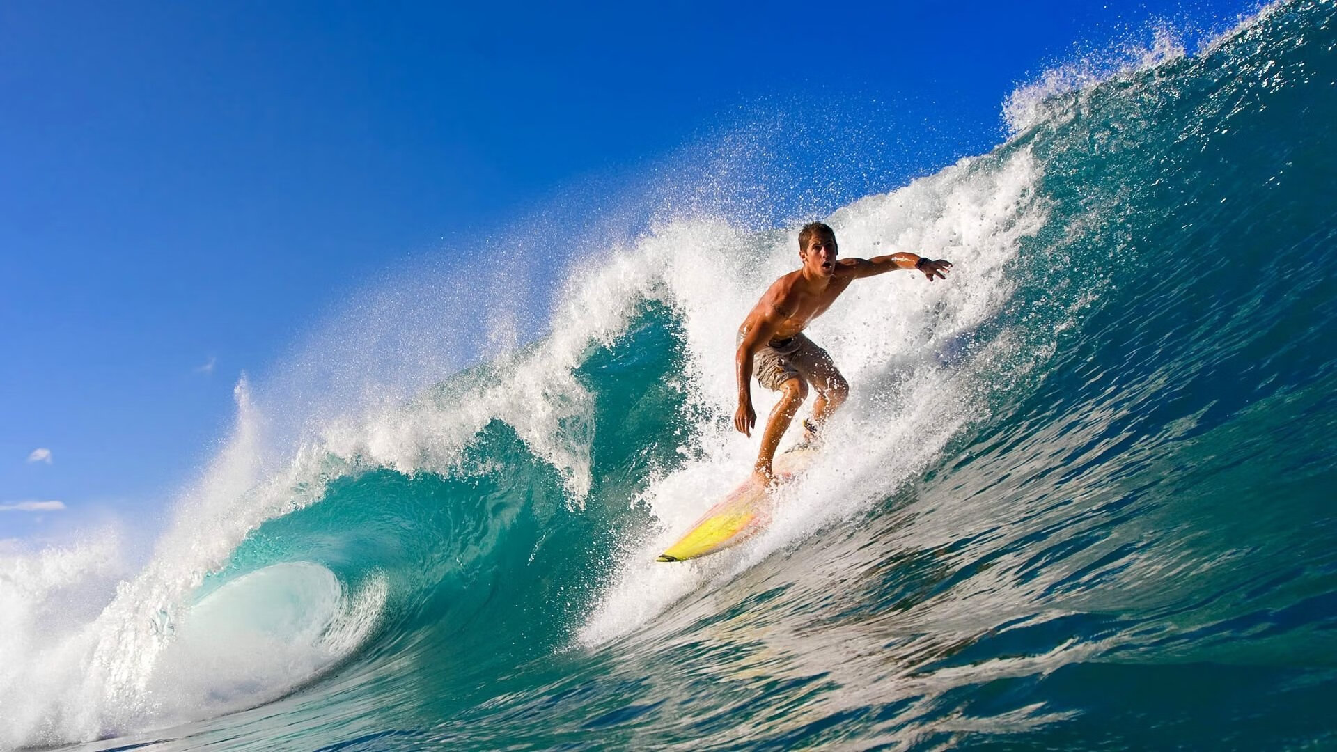 莱万多夫斯基关键节点惊险取胜，湖人带队取胜！